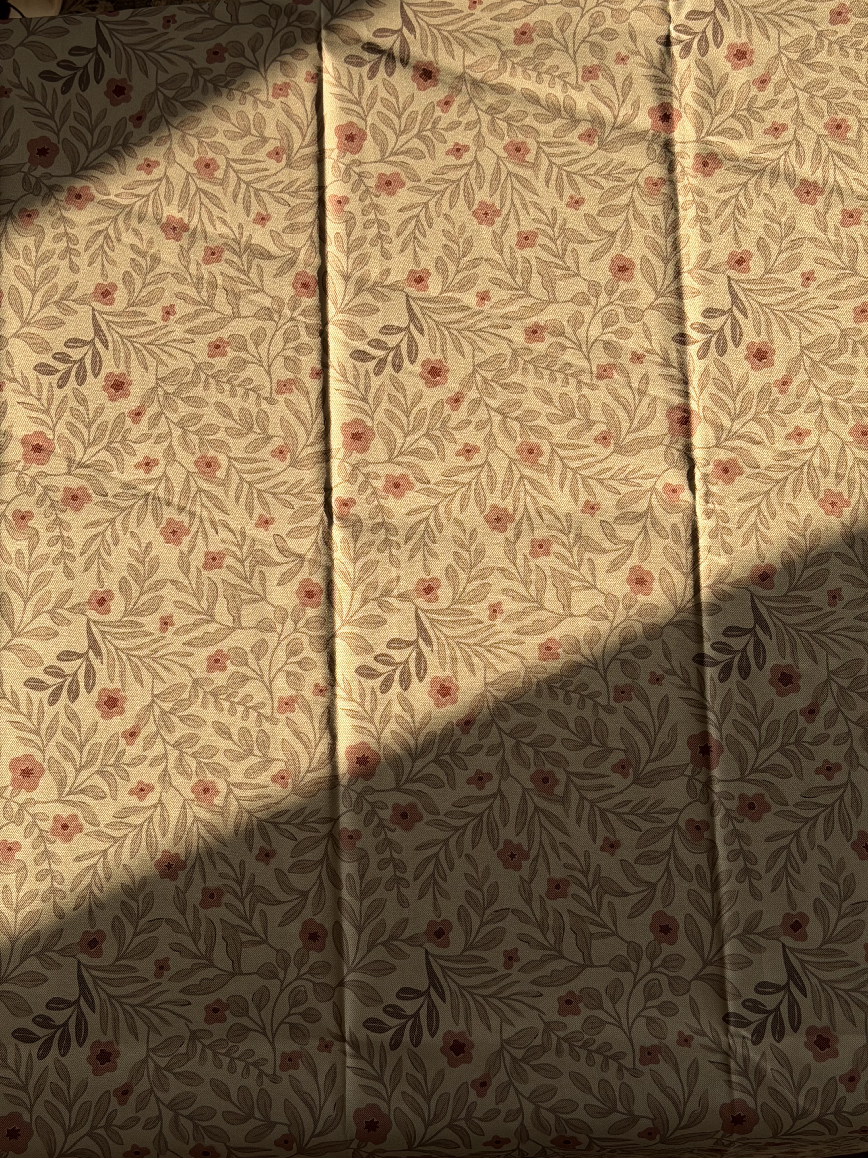 رومیزی طرح‌دار ضد لک